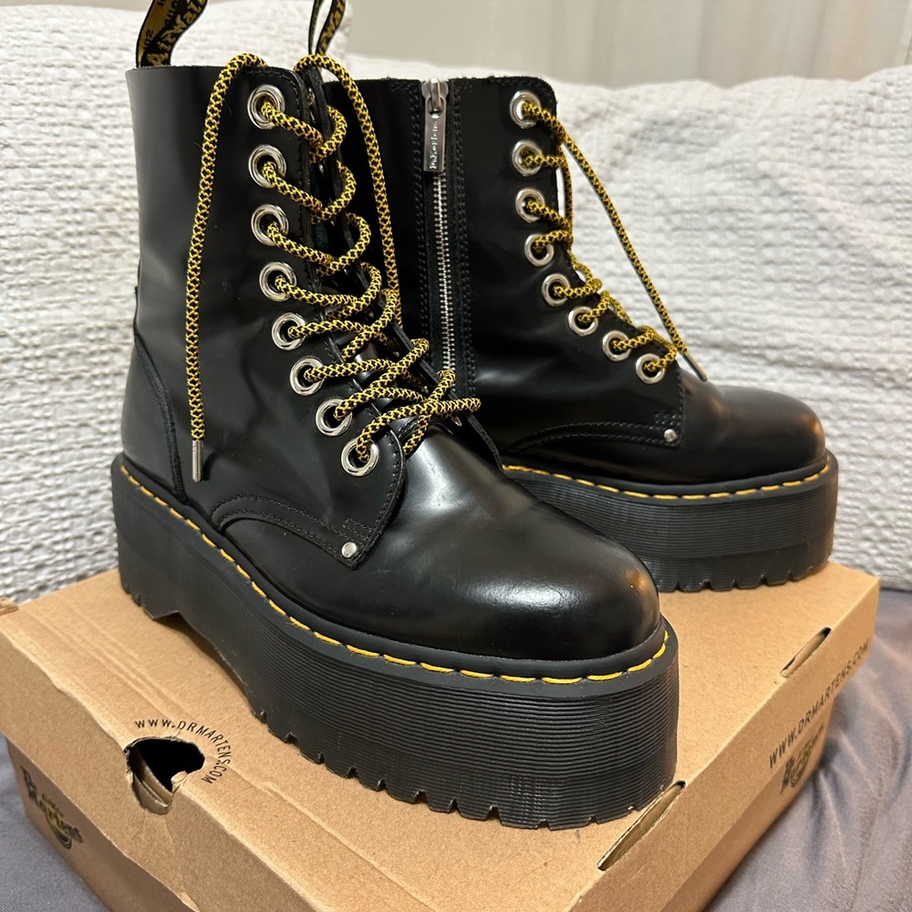 Dr.Marten Jadon max boot platform